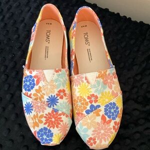 TOMS Women's Floral Canvas Shoes - Multicolor
